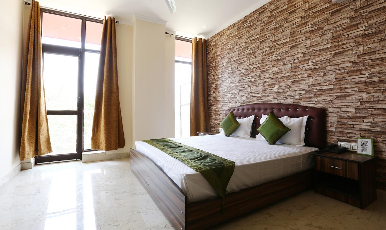 Hotel Treebo Blessing Bells à Dehradun Extérieur photo
