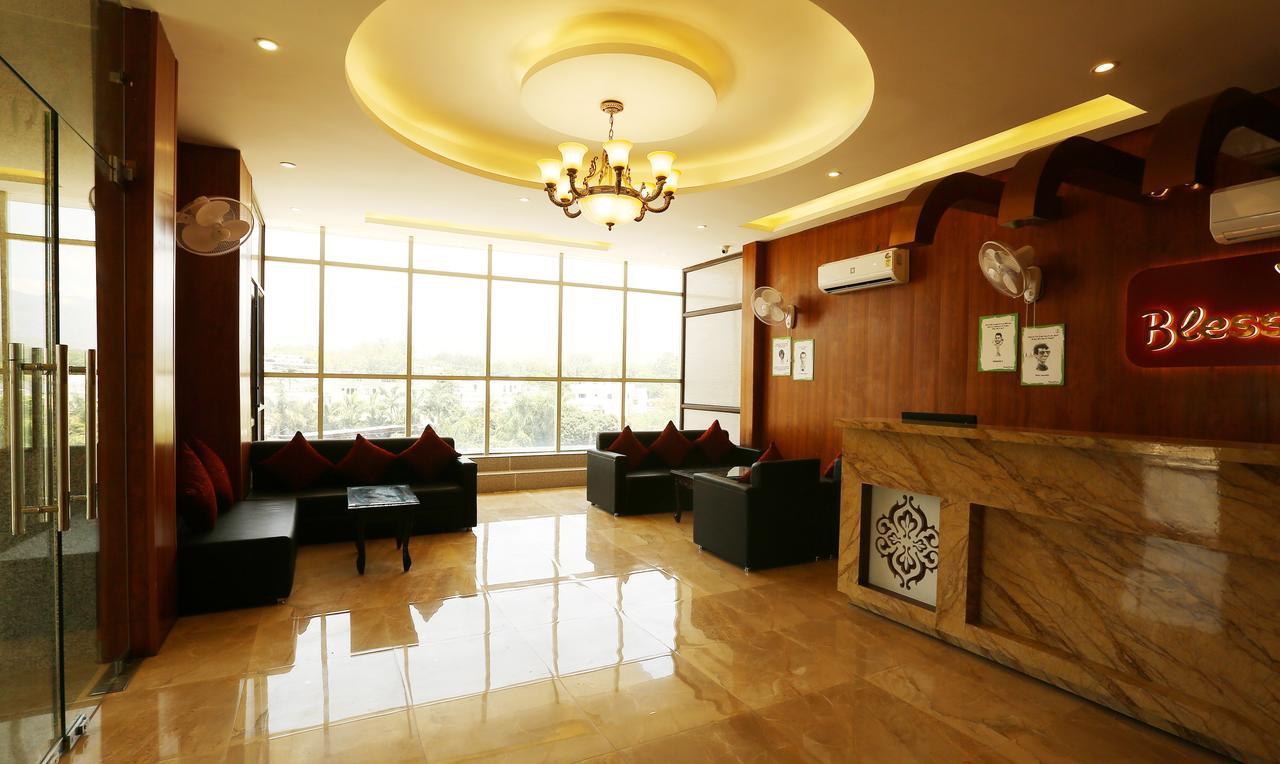 Hotel Treebo Blessing Bells à Dehradun Extérieur photo
