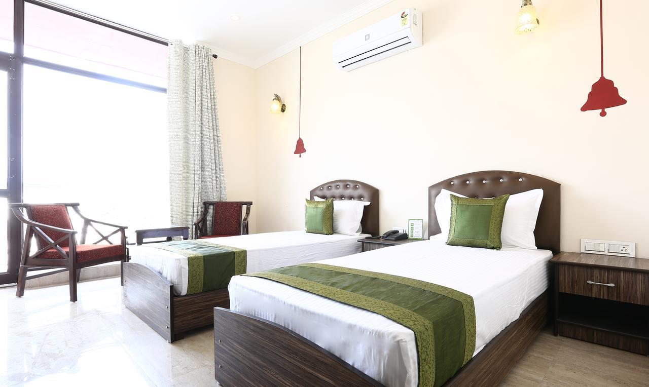 Hotel Treebo Blessing Bells à Dehradun Extérieur photo