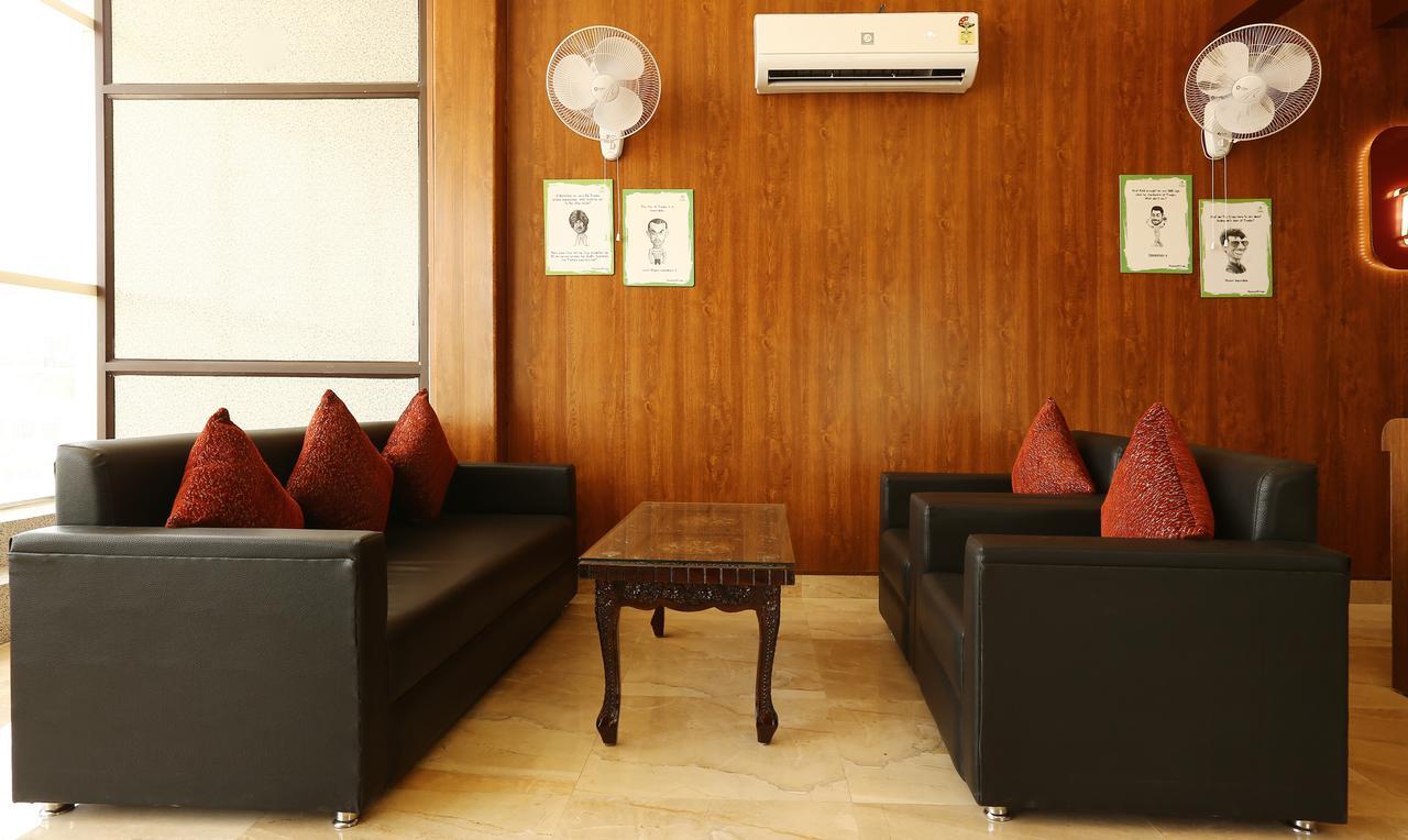 Hotel Treebo Blessing Bells à Dehradun Extérieur photo