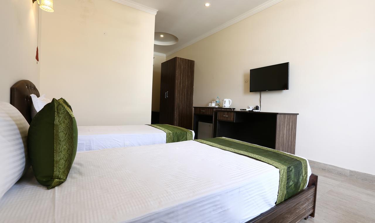 Hotel Treebo Blessing Bells à Dehradun Extérieur photo