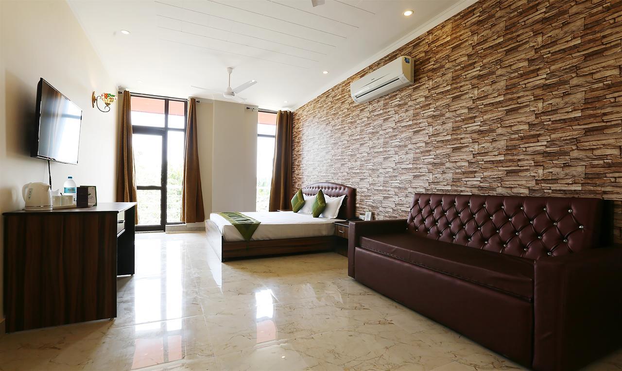 Hotel Treebo Blessing Bells à Dehradun Extérieur photo